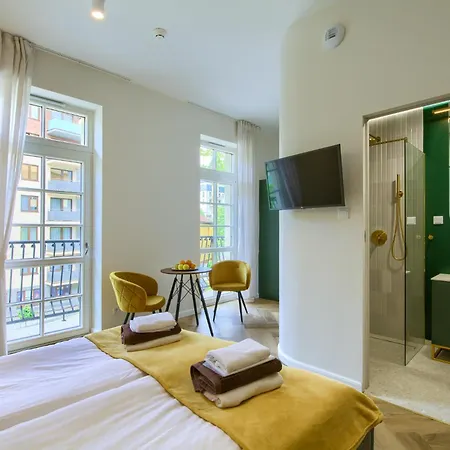 Mimoza Hotel *
