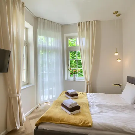 Mimoza Hotel *